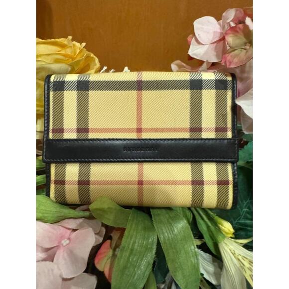 Burberry nova check wallet(400 - Picture 1 of 9